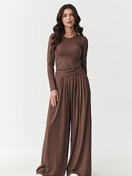 Complete Makadamia  This set is the perfect proposition for women who are looking for a combination of comfort, style, and delicacy. Made of soft, pleasant to t