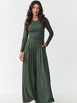 Complete Makadamia  This set is the perfect proposition for women looking for a combination of comfort, style, and delicacy. Made of soft, pleasant to the touch