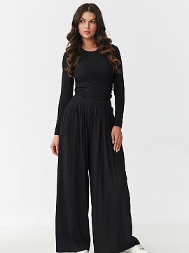 Complete Makadamia  This set is the perfect proposal for women who are looking for a combination of comfort, style, and delicacy. Made of soft, pleasant to the 