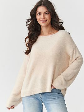 sweter Makadamia  A women\'s sweater made of 100% polyamide is a proposal that combines modern design with exceptional comfort. The soft and fluffy material i