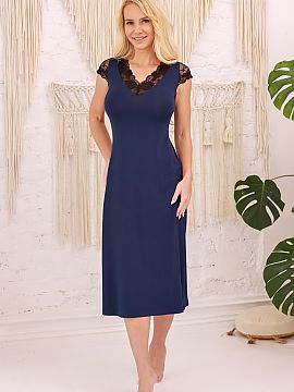 Nightshirt Kalimo  Let the most beautiful moment of your day be the moment of putting on the Langu nightgown. Delicate viscose, as gentle as a breeze, will env