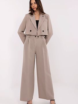 Complete Rue Paris  Stylish women\'s set consisting of a short blazer and long pants is the perfect proposal for women who appreciate the combination of eleganc