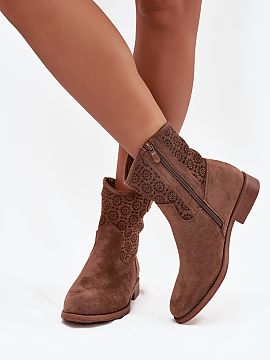 Botki Step in style  Women\'s ankle boots from the S.Barski brand are a proposal that perfectly combines comfort with subtle elegance. Made of soft to the touch 