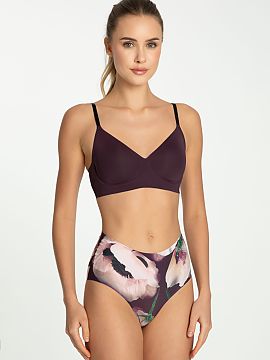 Fiji Julimex  High-waisted panties in a maxi cut in a limited floral print. Harmonious lines and floral pattern create lingerie that blossoms on the body.