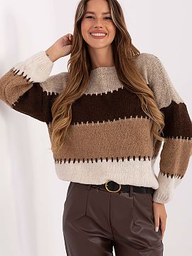 sweter Italy Moda  A stylish women\'s sweater with a loose, oversized cut is the perfect choice for everyday wear. Made from a soft blend of acrylic, polyamide