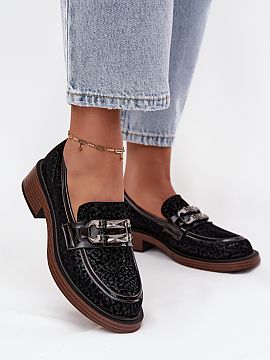 Mocassin Step in style  Elegant women\'s moccasins made of natural suede. The soft to the touch leather guarantees wearing comfort, and careful finishing emphasizes