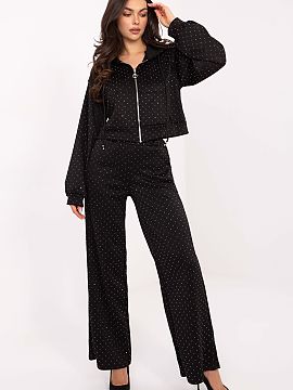 Complete Rue Paris  Stylish and comfortable women\'s tracksuit set is the perfect combination of elegance and everyday comfort. The set consists of a zip-up hoo