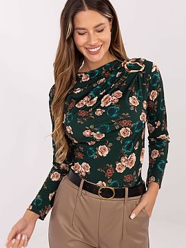 Bluzka Rue Paris  Elegant women\'s blouse with a fitted silhouette is a perfect choice for work, business meetings, and everyday wear. Made of a pleasant to t
