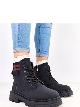 Boots Solea  Modern and comfortable women\'s insulated trapery with fur lining are the perfect choice for colder days. Made of high-quality ecological le