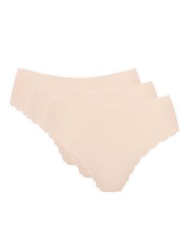 Set Gorteks  Comfortable panties sold in a pack of three. Decorative edges of the panties. The cut with a minimal amount of seams ensures discretion, the