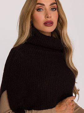 Chimney Moe  The enveloping chimney made of soft yarn with a loose weave, which provides warmth and exceptional comfort when worn. The model with a high 