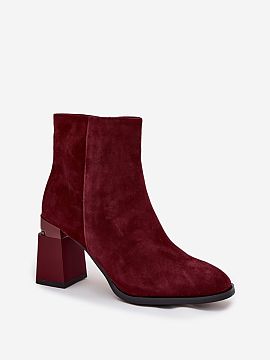 Heel boots Step in style