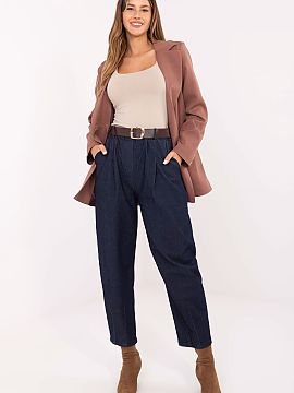 Jeans Factory Price  Stylish and comfortable women\'s carrot jeans in a casual style, perfect for everyday wear. Made of high-quality cotton with a touch of elas