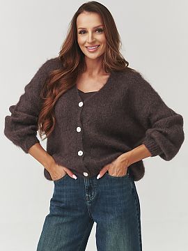 Cardigan Makadamia  Soft, fluffy cardigan with buttons is the perfect choice for cooler days. Made of high-quality yarn with a touch of kid mohair, it impresses