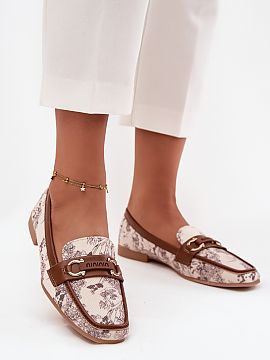 Mocassin Step in style  Women\'s loafers are an elegant and versatile proposition, perfect for everyday wear. Set on a flat heel, they provide comfort and stability