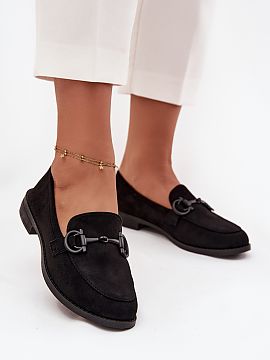 Mocassin Step in style  Women\'s moccasins made of eco suede are a classic proposition in an elegant edition. Set on a flat heel, they provide comfort for everyday 