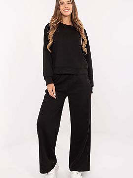 Complete Factory Price  Ladies\' tracksuit made of exceptionally soft buttery material is the perfect combination of comfort and style for everyday wear. The fabric