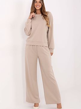 Complete Factory Price  Women\'s tracksuit made of exceptionally soft buttery material is the perfect combination of comfort and style for everyday wear. The fabric