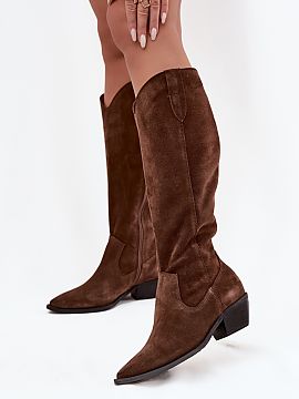 Heeled boots Step in style  Cowboy boots for women made of high-quality natural suede are a combination of timeless style and comfort. The characteristic pointed toes g