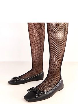 Balerinki Solea  Elegant and charming ballerinas that combine a classic cut with subtle, decorative details. Made of high-quality eco-leather, they look styl