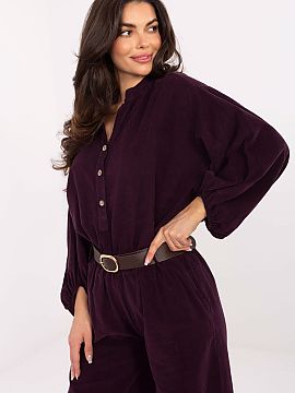 Bluzka Italy Moda  Stylish shirt blouse in a casual edition, perfect for everyday wear. Made of light and pleasant to the touch polyester, it provides comfort 