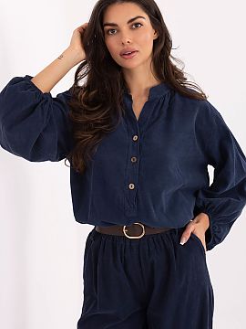 Bluzka Italy Moda  Stylish casual shirt blouse, perfect for everyday wear. Made of lightweight and pleasant to the touch polyester, it provides comfort through