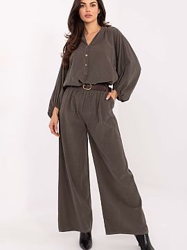 Women's pants Italy Moda  Stylish corduroy pants in a casual style, perfect for everyday wear. Made of soft material with a high polyester content, they provide comfo