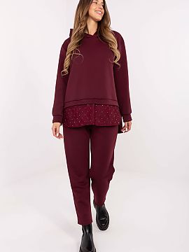 Complete Italy Moda  Stylish and comfortable women\'s set in a casual style, perfect for everyday wear. Made of high-quality blend of viscose and elastane, it is