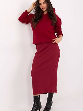 Skirt Relevance  Stylish and comfortable knit skirt with a casual character, perfect for everyday wear. Made of a soft blend of cotton and elastane, it perfe