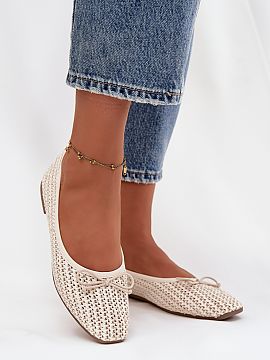 Balerinki Step in style  Women\'s ballet flats made of braided material are lightweight and stylish footwear perfect for everyday wear. The model with rounded toes l
