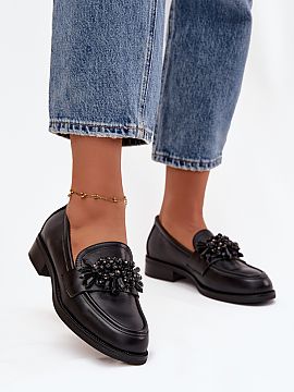 Mocassin Step in style  Women\'s moccasins made of eco-leather are a classic proposal that combines elegance with everyday comfort. The model set on a flat heel pro