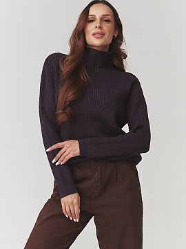 golf Makadamia  Choose classic elegance and comfort! This women\'s sweater with a turtleneck is a must-have in every autumn-winter wardrobe. Made of soft, r