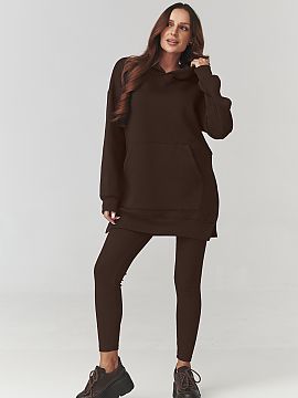 Complete Makadamia  Choose comfort and style in one! Our women\'s set consists of a longer hoodie with a hood and matching leggings in the same color. The hoodi