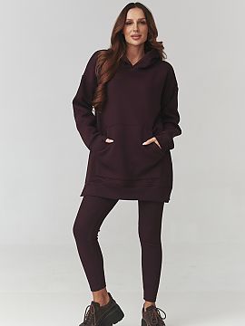 Complete Makadamia  Choose comfort and style in one! Our women\'s set consists of a longer hoodie with a hood and matching leggings in the same color. The hoodi