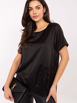 Bluzka Italy Moda  Stylish and feminine blouse with an elegant character, perfect for everyday wear, work, or formal meetings. Made of high-quality polyester a