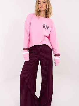 sweatshirt Factory Price  Loose-cut women\'s sweatshirt is a casual must-have, combining comfort with trendy style. Made of a blend of cotton and polyester, it provid