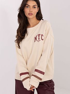 sweatshirt Factory Price  Women\'s loose-fitting sweatshirt is a casual must-have, combining comfort with trendy style. Made from a blend of cotton and polyester, it 