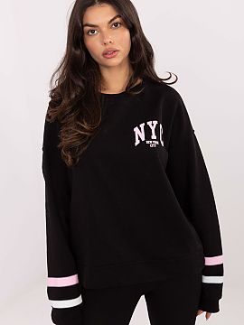 sweatshirt Factory Price  A loose-cut women\'s sweatshirt is a casual must-have, combining comfort with trendy style. Made of a combination of cotton and polyester, i