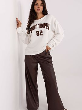 sweatshirt Factory Price  Women\'s casual style sweatshirt is a perfect choice for everyday wear. Made from a pleasant to the touch blend of cotton and polyester, it 
