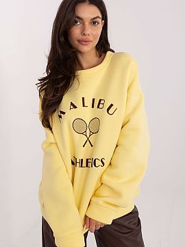 sweatshirt Factory Price  Women\'s loose-cut sweatshirt is an ideal everyday proposition for women who value comfort and style. Made of a pleasant to the touch blend 