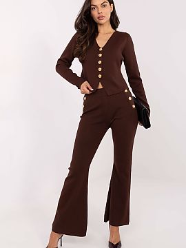 Complete Factory Price  Women\'s set with a sweater and pants is a stylish proposition for women who appreciate elegance and comfort in their daily stylings. Made o