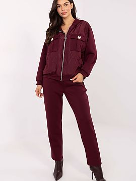 Complete Italy Moda  Stylish tracksuit set consisting of a hoodie and pants, perfect for everyday, casual styling. Made of high-quality viscose with a varied tex