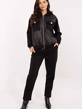 Complete Italy Moda  Stylish tracksuit set consisting of a hoodie and pants, perfect for everyday casual stylizations. Made of high quality viscose with a varied