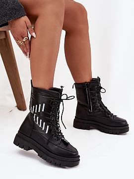 Snow boots Step in style  Comfortable, women\'s snow boots are made of a combination of frost and wind resistant fabrics and eco leather. This model has classic lacin