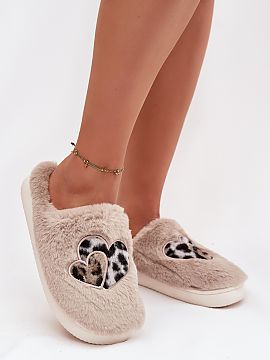 Slippers Step in style  Fur women\'s slippers decorated with hearts are a cozy model perfect for cold days. The soft insole provides high comfort, and the warm, flu