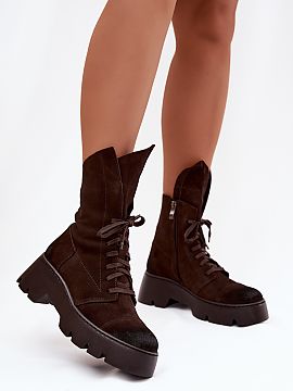 Workery Step in style  Workery boots made of high-quality natural suede are a combination of elegance and modern style in an urban edition. The model has lacing at