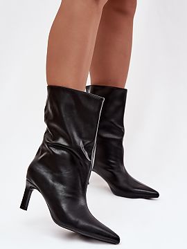 Heeled boots Step in style  These slip-on ankle boots are a real bullseye if you are looking for something stylish and feminine! The slender heel adds lightness and sub