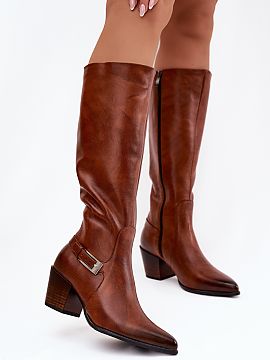 Heeled boots Step in style  Women\'s boots made of natural leather are an elegant proposition for women who appreciate style and comfort. The model fastened with a zipp