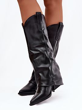 Heeled boots Step in style  Cowboy boots made of eco leather are a stylish proposition for cooler days. The insulated model provides comfort and warmth, while the chunk