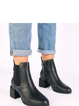 Heeled boots Solea  Stylish ankle boots with an elastic insert are the perfect choice for women who appreciate comfort combined with modern, classic design. Mad